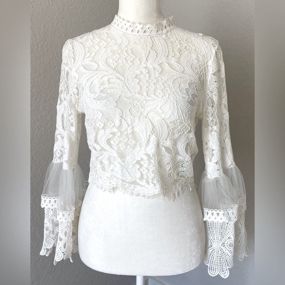 Y2k f21 Lace Bellsleeve Crop Top